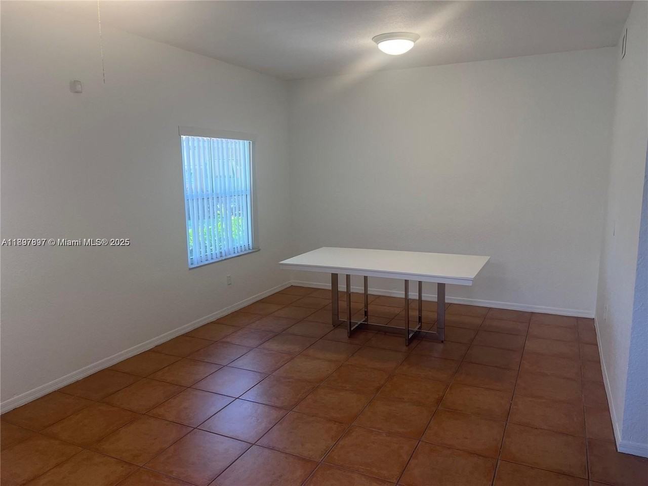 2224 Anchor Ct #2505 - Photo 4 of 28