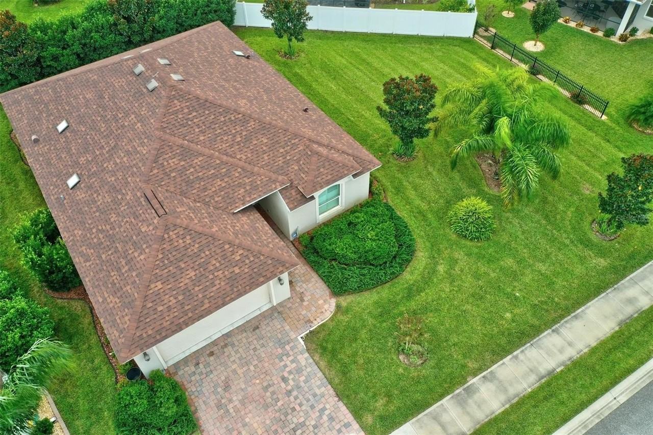 4 Arena Lake Dr - Photo 2 of 50