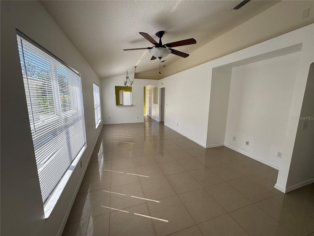 7406 Oxford Garden Cir - Photo 6 of 28