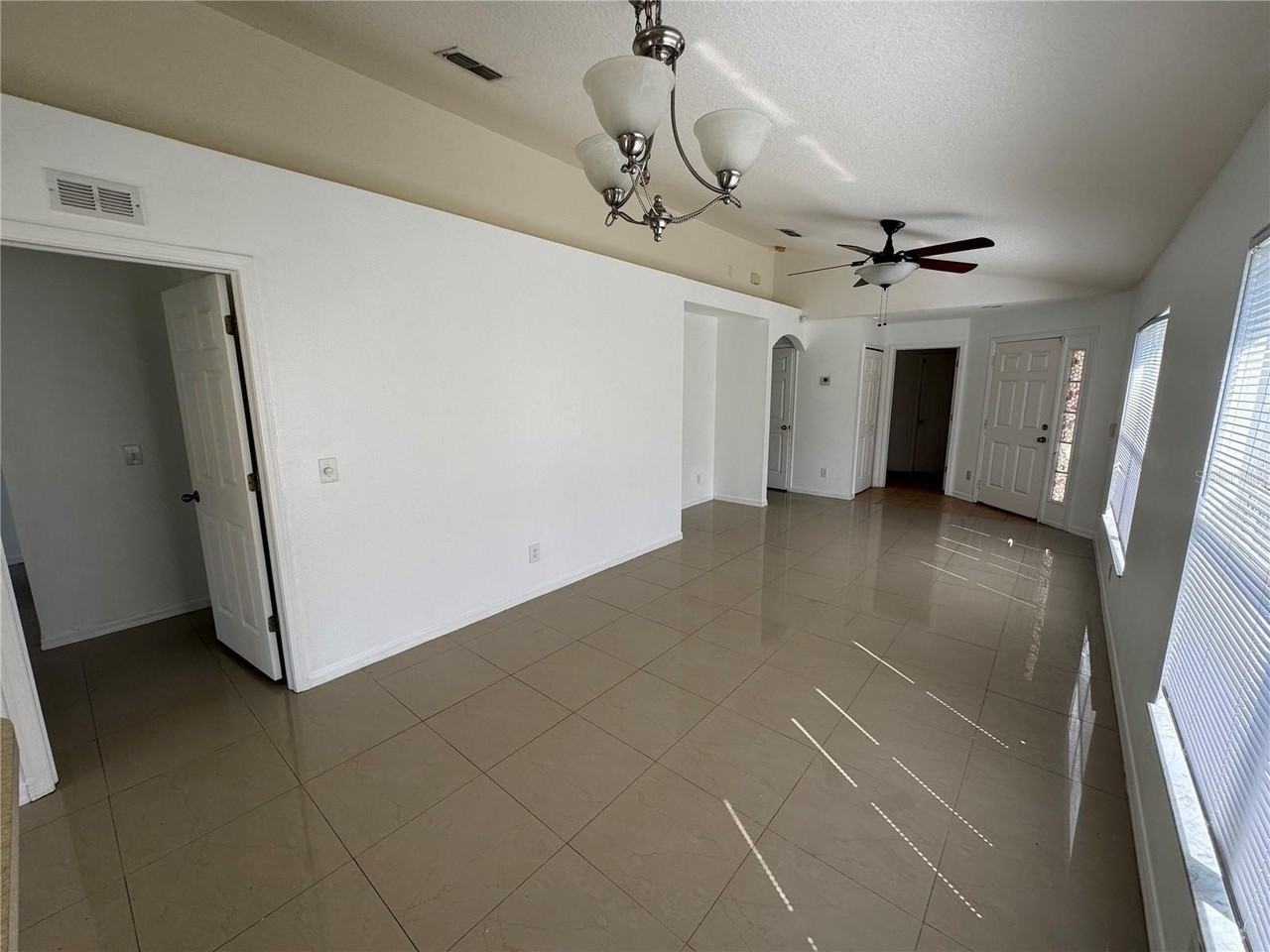 7406 Oxford Garden Cir - Photo 7 of 28