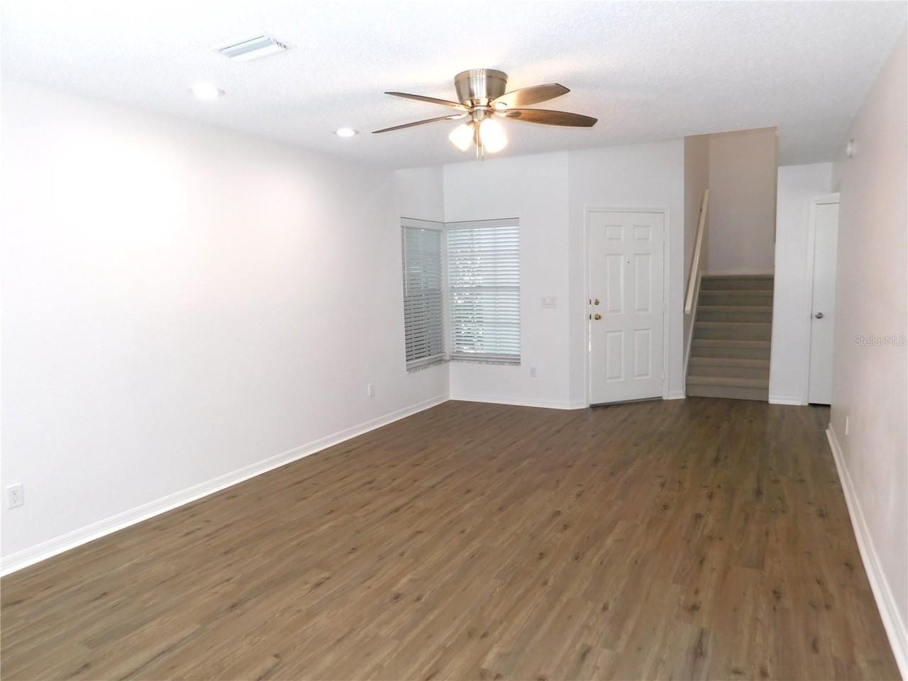 3650 Fremantle Dr - Photo 5 of 33