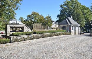 featured image of 3 Lakebridge Dr S