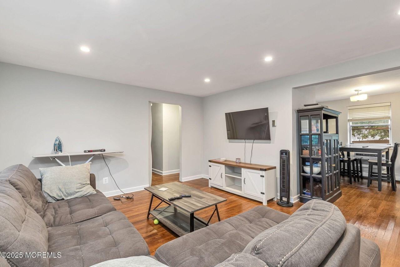 32 Manor Dr Unit 303 #303 - Photo 2 of 19