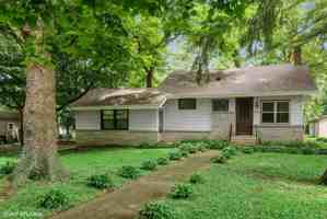 featured image of 28W456 Batavia Rd