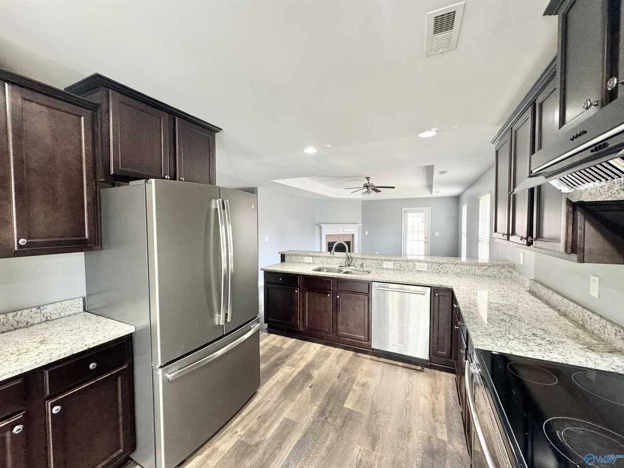 600 Cove Water Ln Nw - Photo 2 of 25