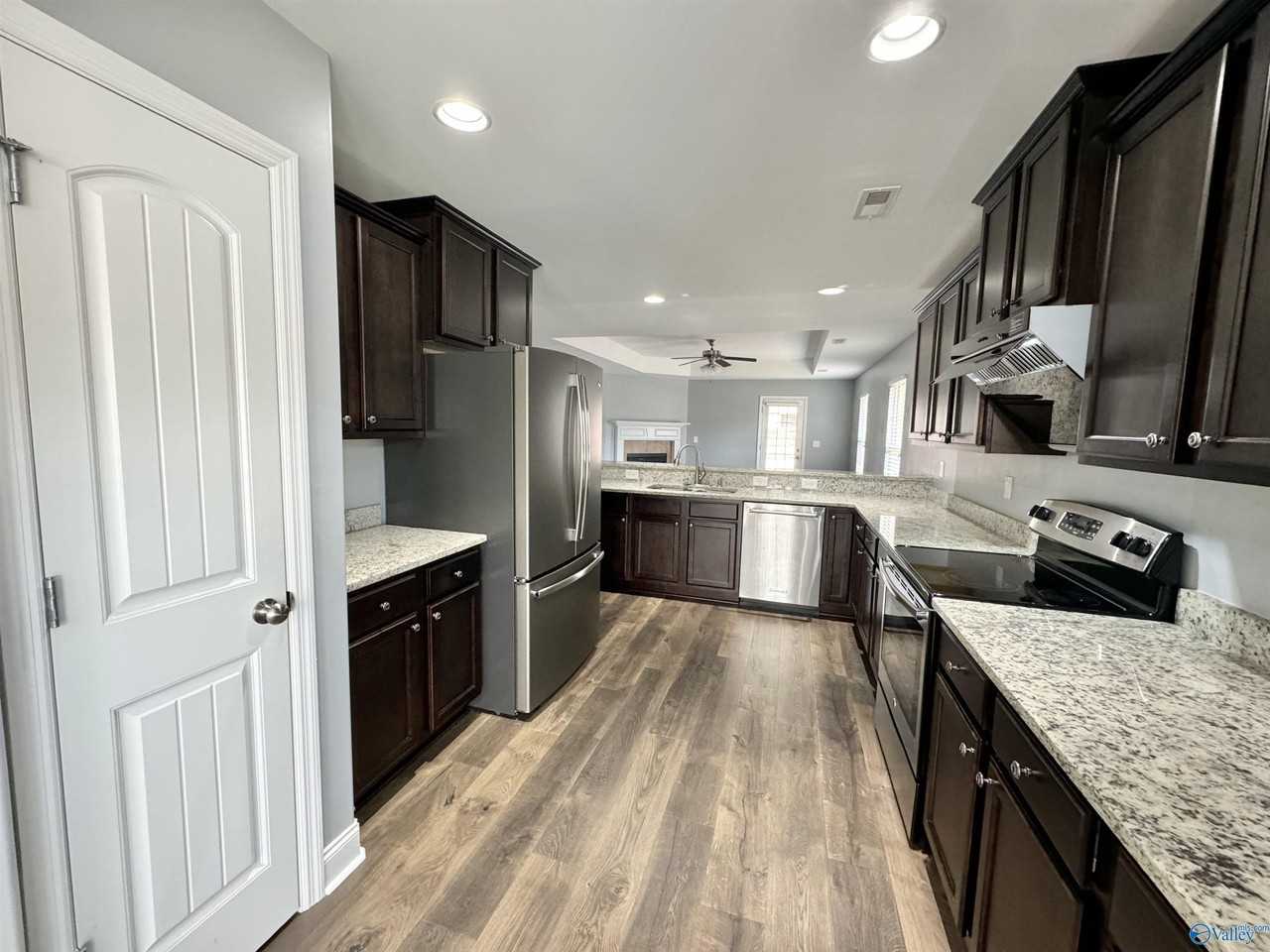 600 Cove Water Ln Nw - Photo 3 of 25