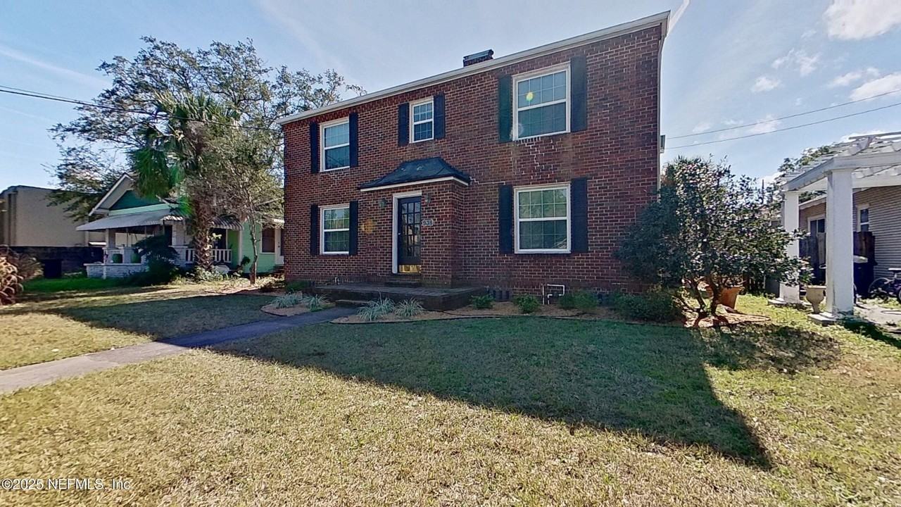 938 Cordova Pl Apt 3 #3 - Photo 2 of 19