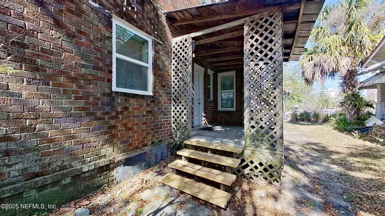 938 Cordova Pl Apt 3 #3 - Photo 4 of 19