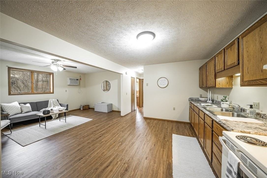 8140 Southwood Dr - Photo 4 of 12