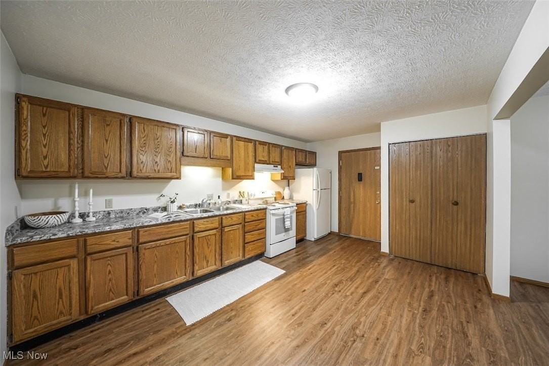 8140 Southwood Dr - Photo 5 of 12