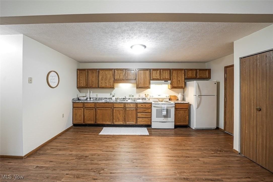 8140 Southwood Dr - Photo 6 of 12