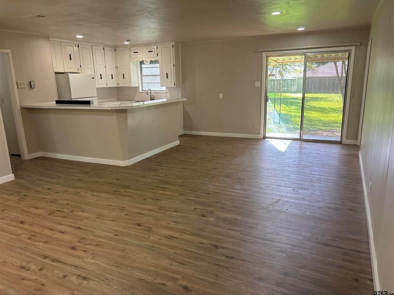 8149 Karen Dr - Photo 3 of 29