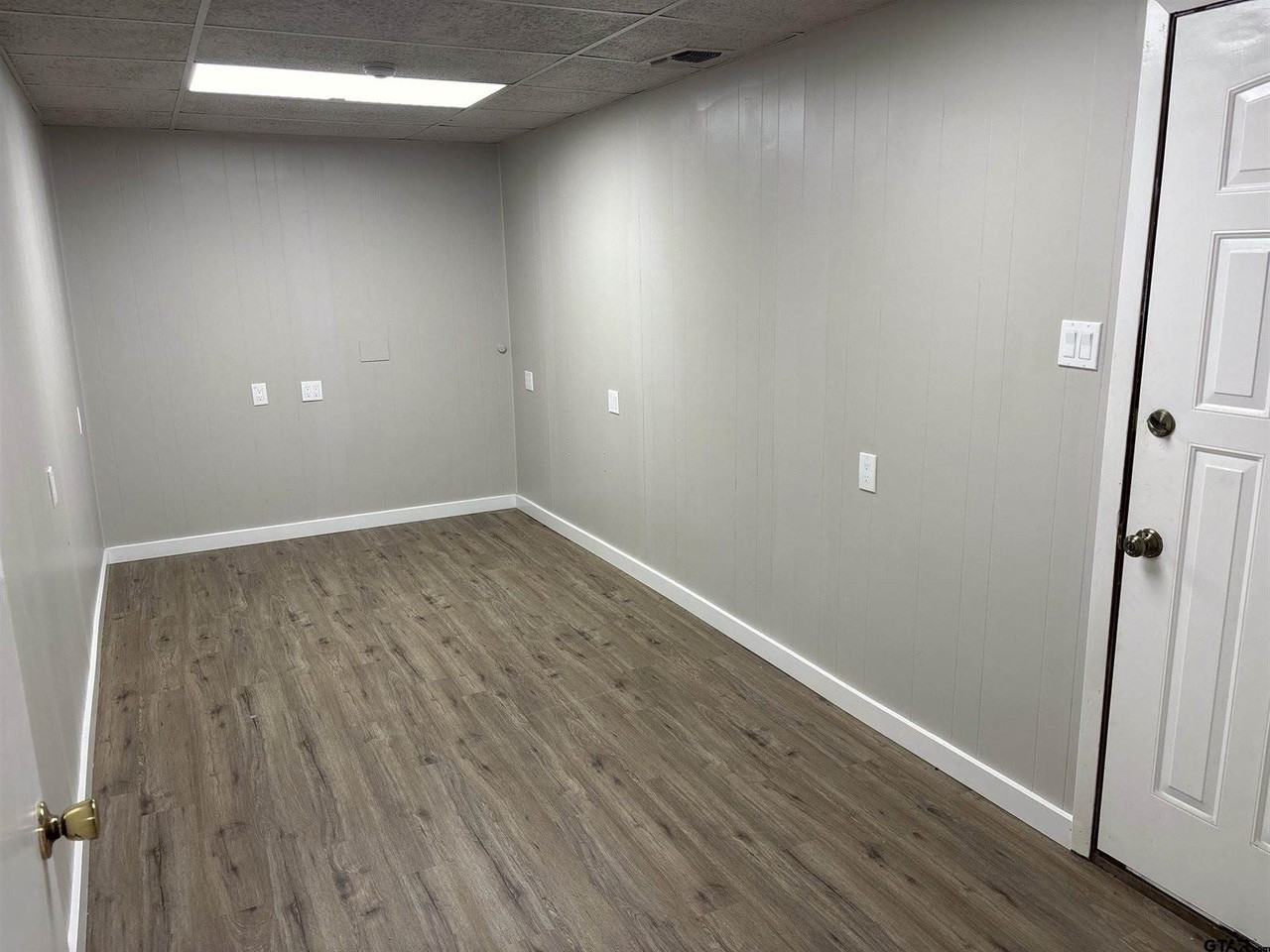 8149 Karen Dr - Photo 4 of 29