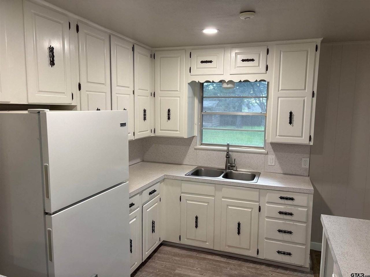 8149 Karen Dr - Photo 7 of 29