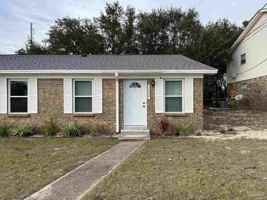 featured image of 3222 Redwood Ln