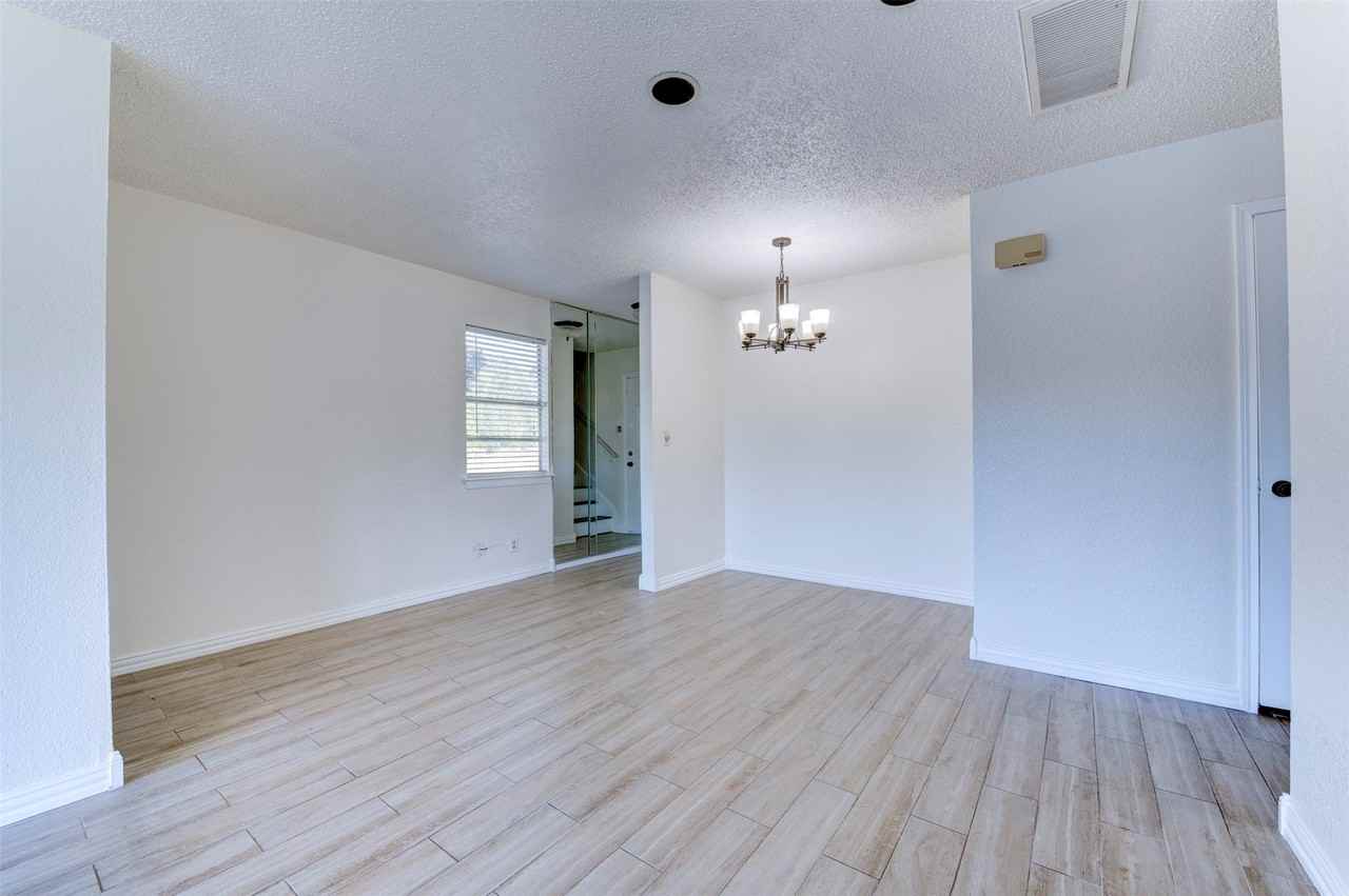 2137 Casa Rio Cir - Photo 5 of 36