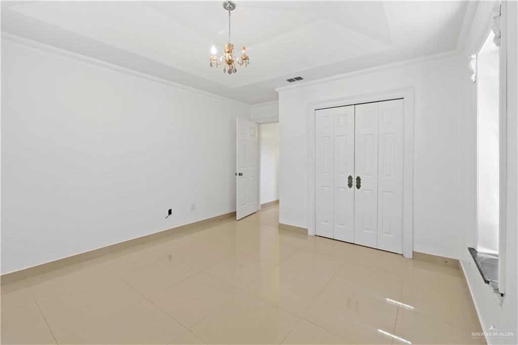 2203 E 19th St - Photo 3 of 21