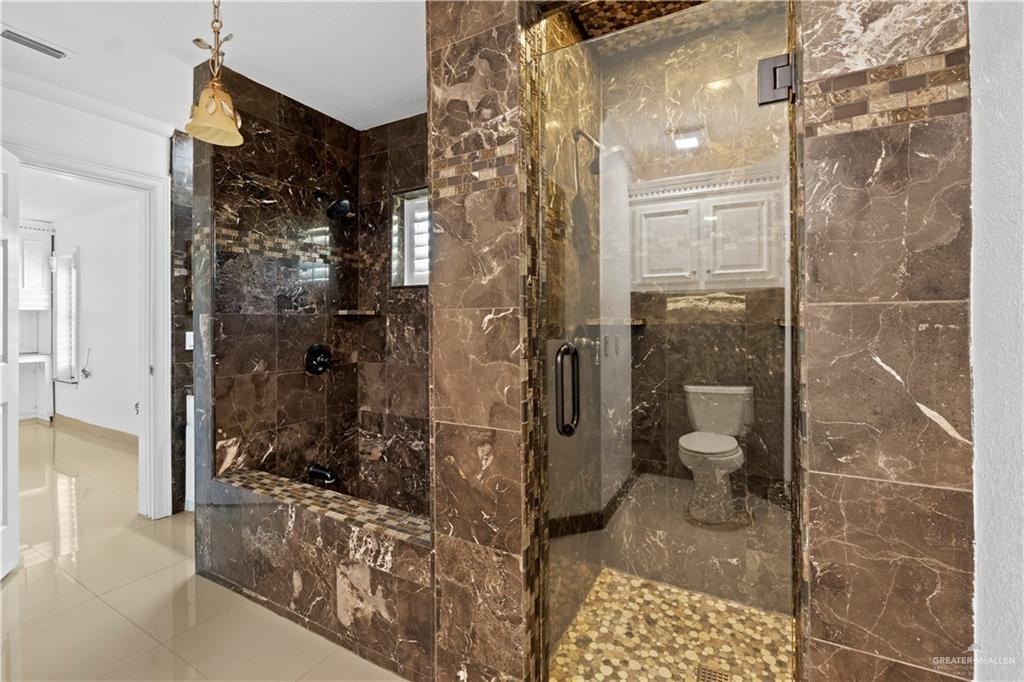 2203 E 19th St - Photo 6 of 21