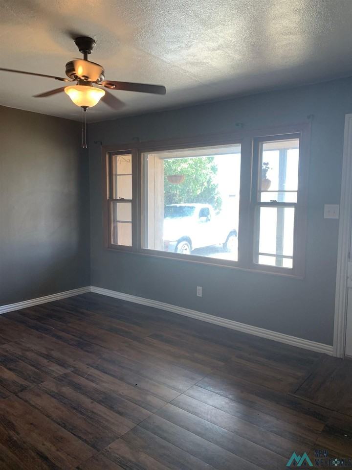 142 S Indio Ave - Photo 3 of 28