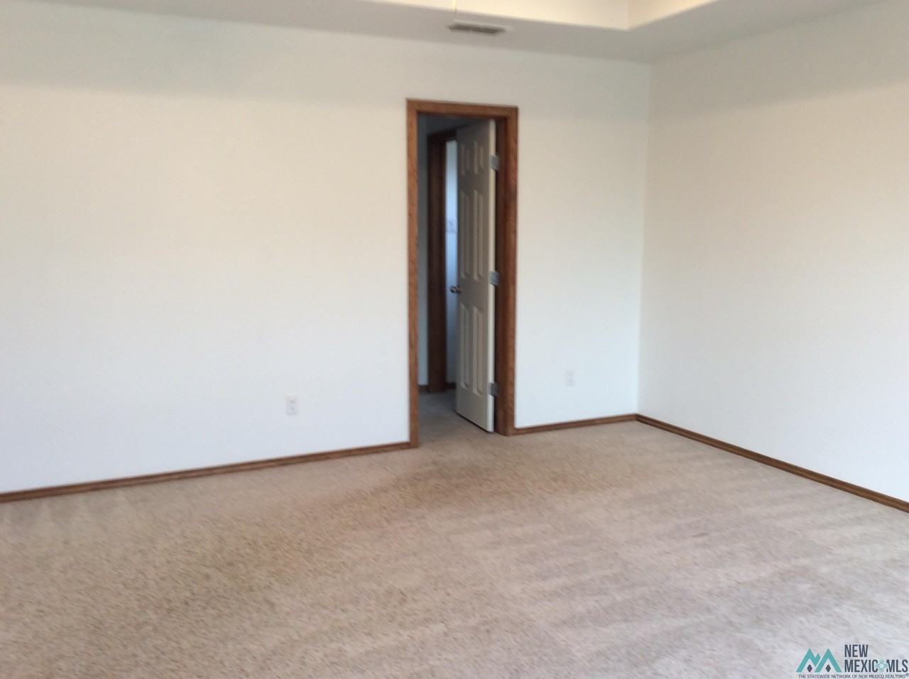 1705 Tiffani Ln - Photo 7 of 19