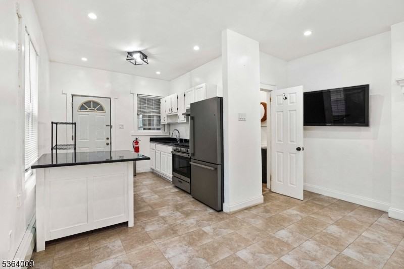 726-728 Fay Ave Unit 1 - Photo 6 of 27