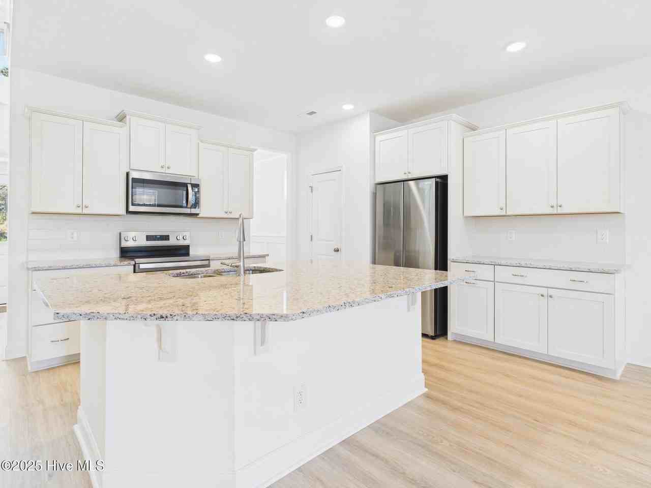 637 Watauga Ln - Photo 7 of 47