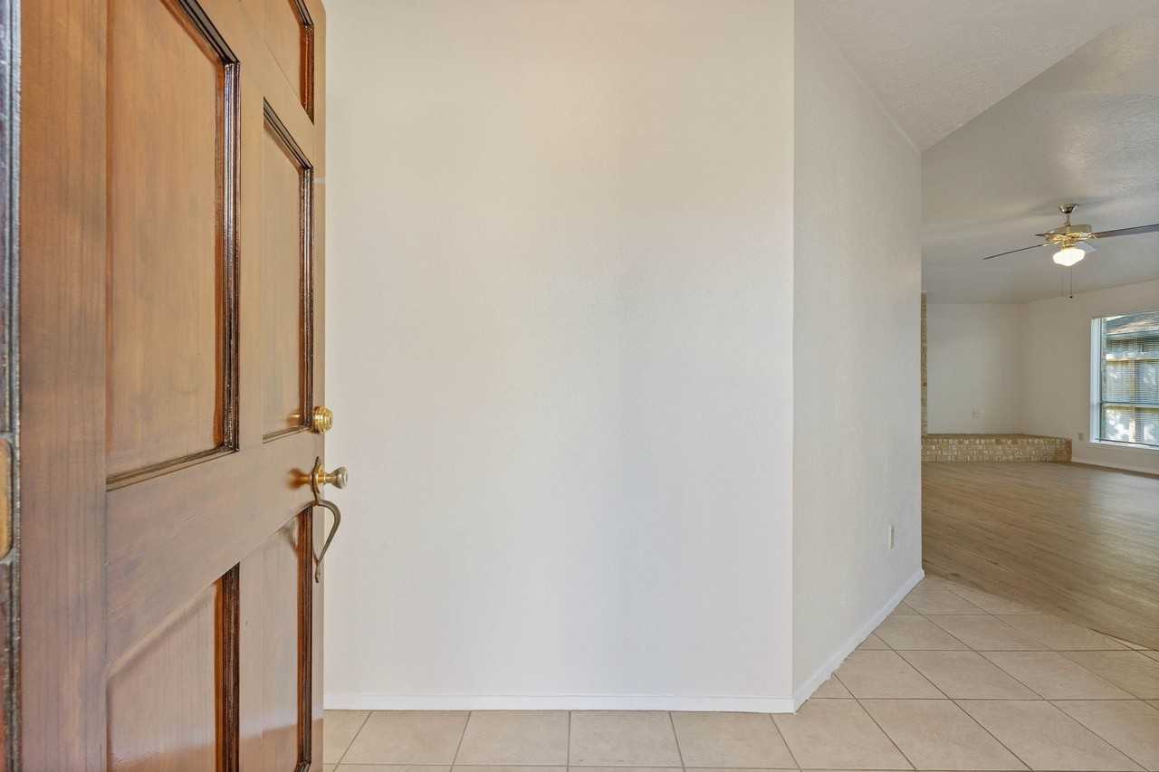 4415 Aspen Brook Lane - Photo 5 of 23