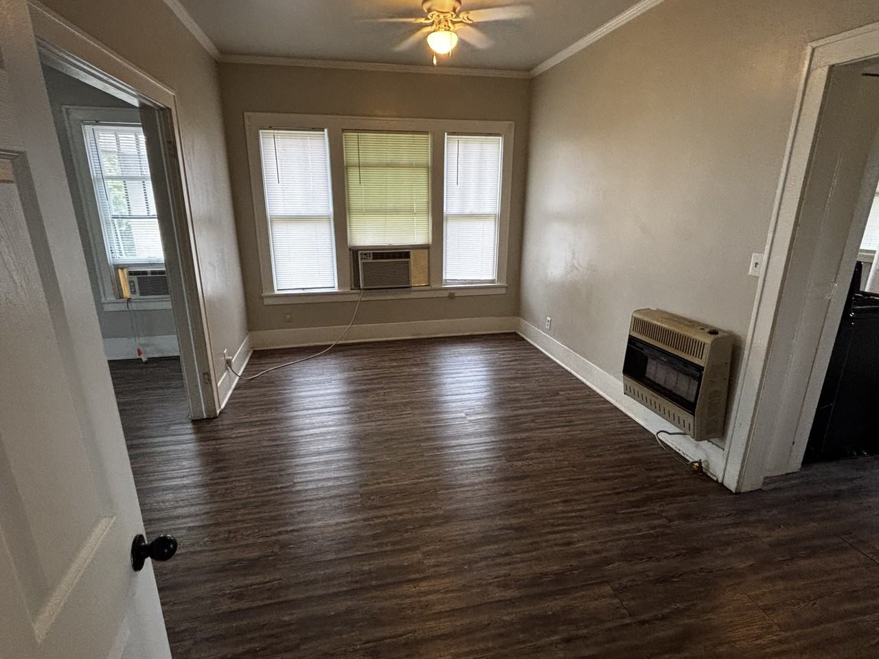 319 S Rogers St - Photo 6 of 18