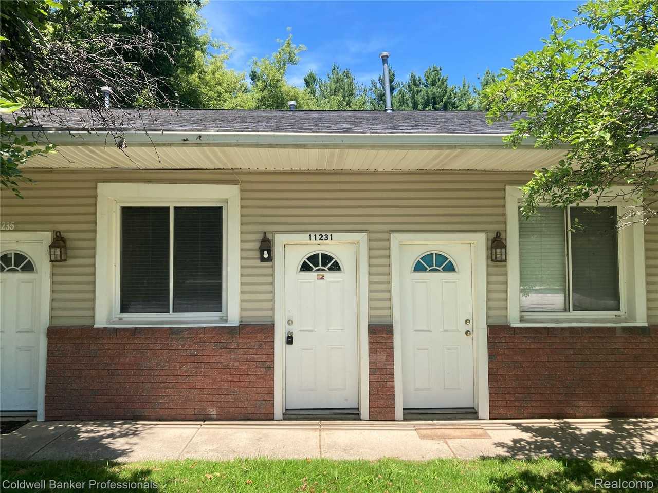 11231 29 Mile Rd - Photo 3 of 25