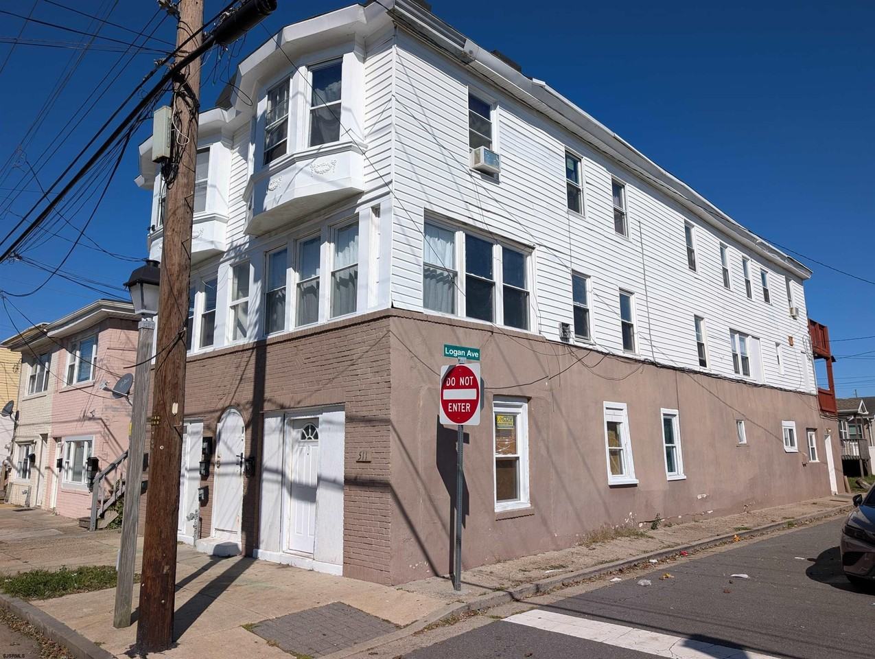 513 N Indiana Ave - Photo 2 of 20