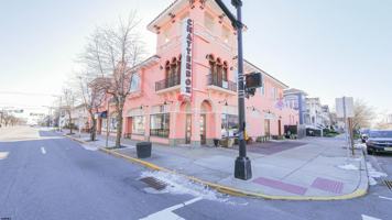 featured image of 504 E 9th St