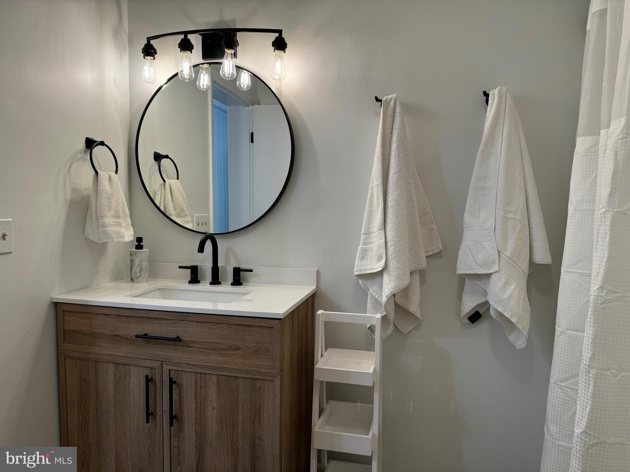 22730 Holly Way W - Photo 4 of 21