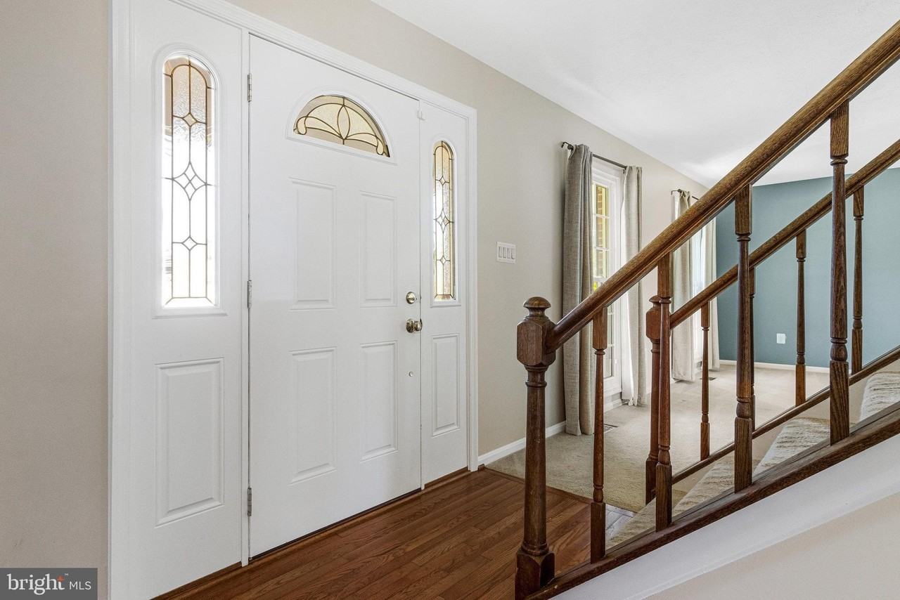 7512 Epsilon Dr - Photo 5 of 31