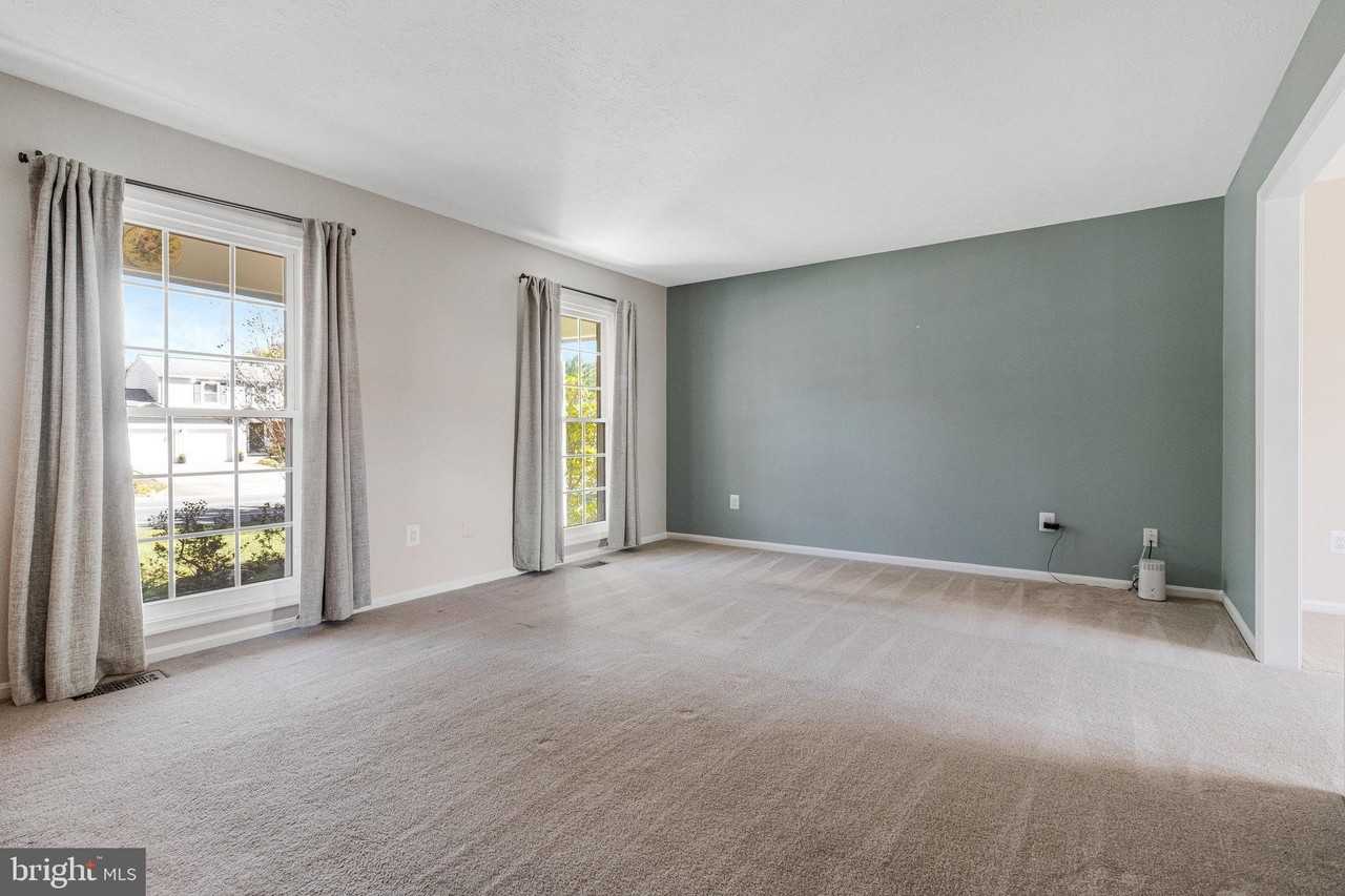 7512 Epsilon Dr - Photo 6 of 31