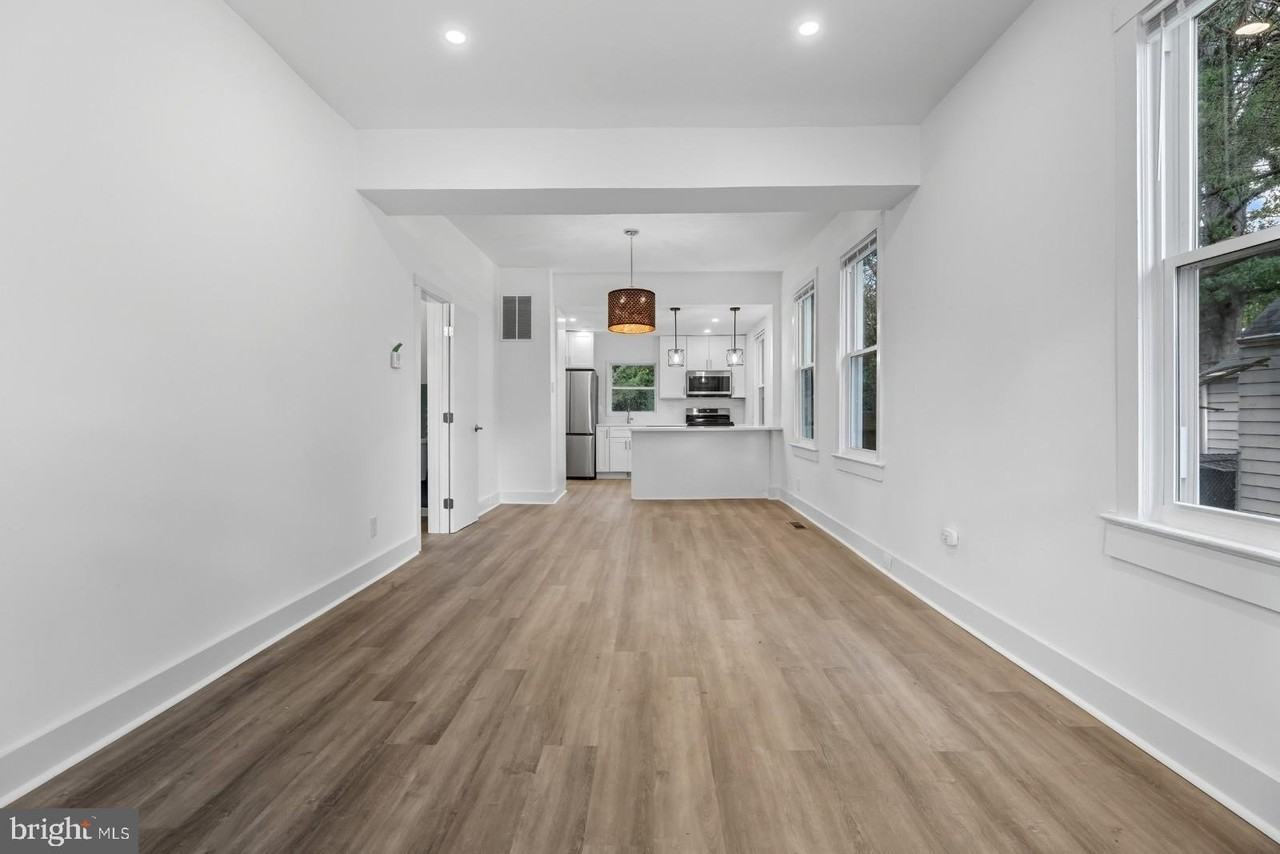 3802 Parkwood St - Photo 4 of 21