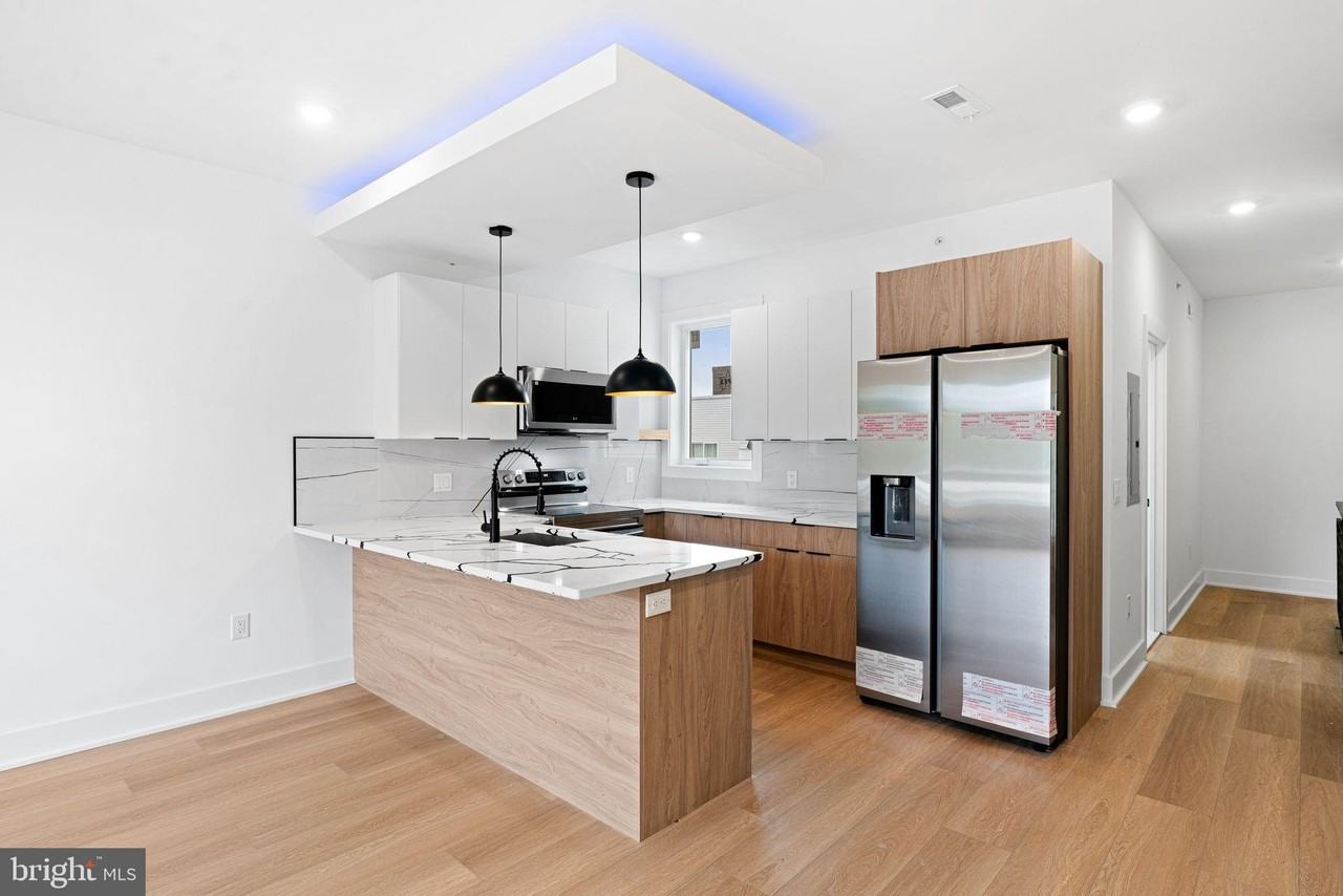 1947 N Marshall St Unit 3 #3 - Photo 3 of 18