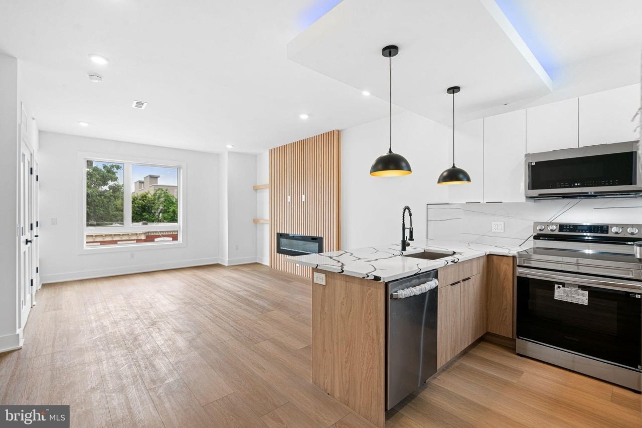 1947 N Marshall St Unit 3 #3 - Photo 4 of 18