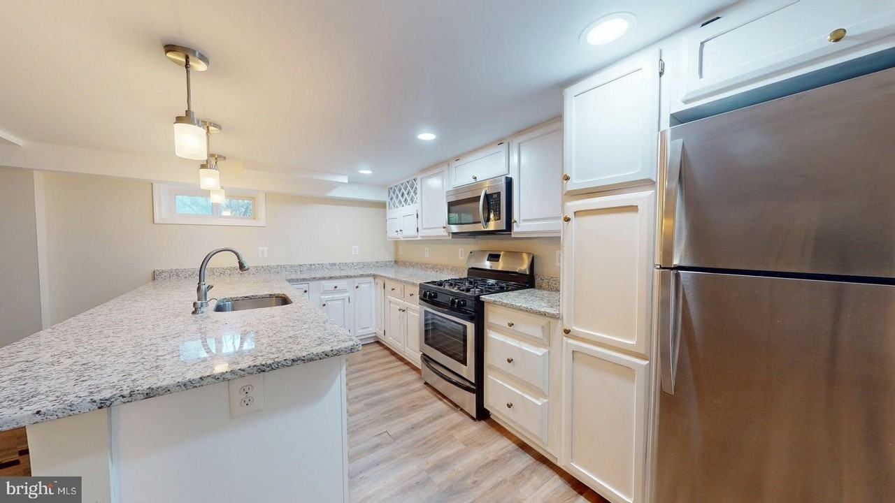 1210 N Kenilworth St Apt 9 #9 - Photo 6 of 14