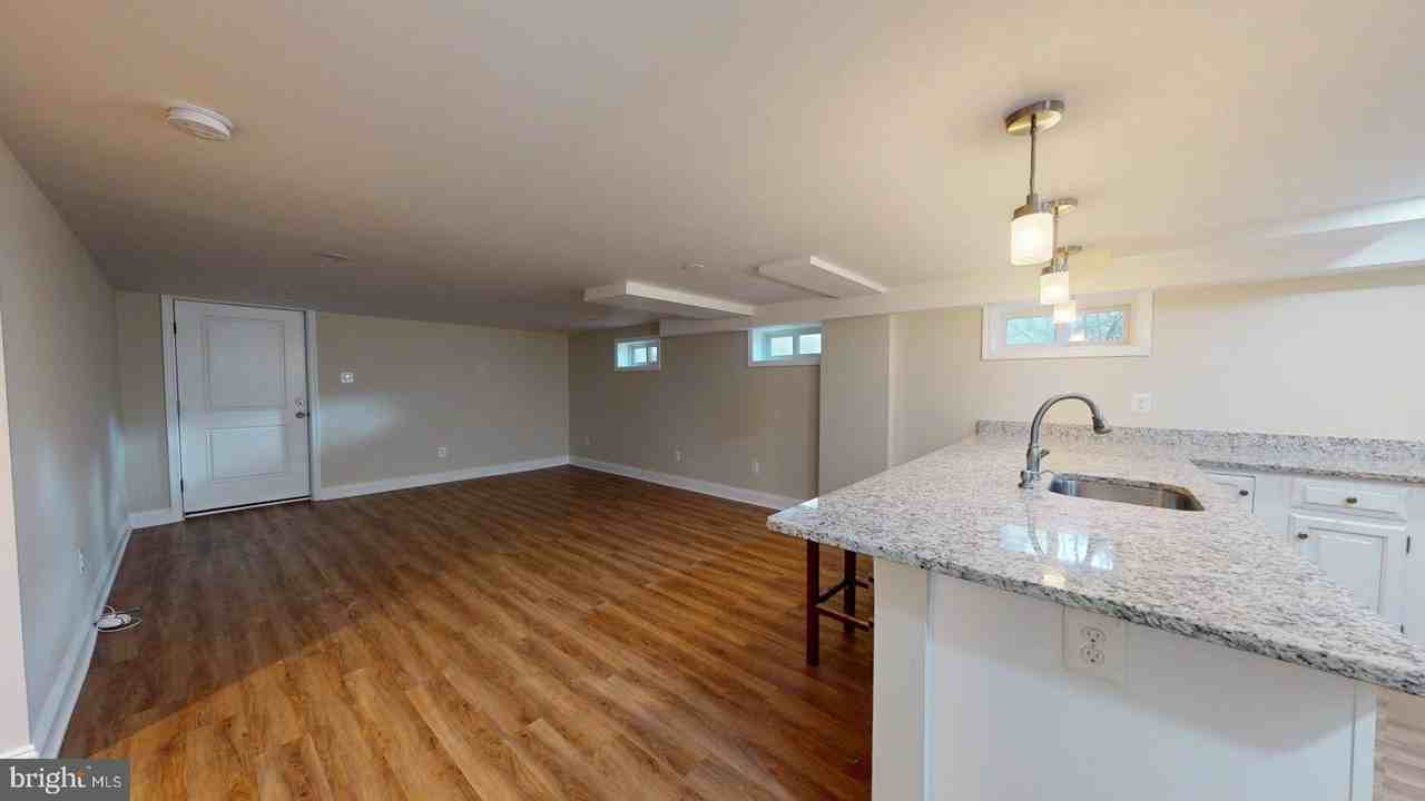 1210 N Kenilworth St Apt 9 #9 - Photo 7 of 14
