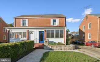 2718 S Uhle St - Photo 1 of 1