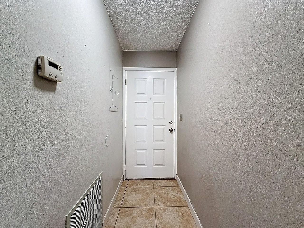 7116 Barclay Ave #B - Photo 4 of 31