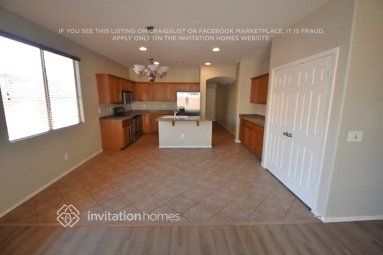 17523 N 169th Dr - Photo 3 of 24