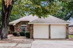 208 Vines Dr - Photo 1 of 1