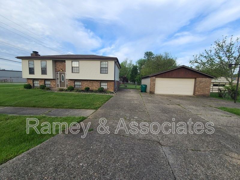 1700 Cimmaron Trl - Photo 3 of 27