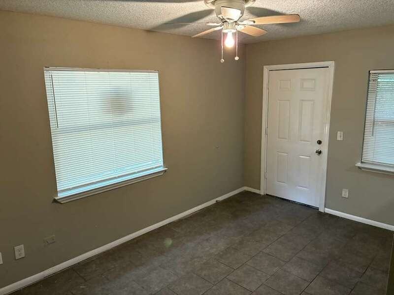 6330 Fabian Dr - Photo 4 of 9