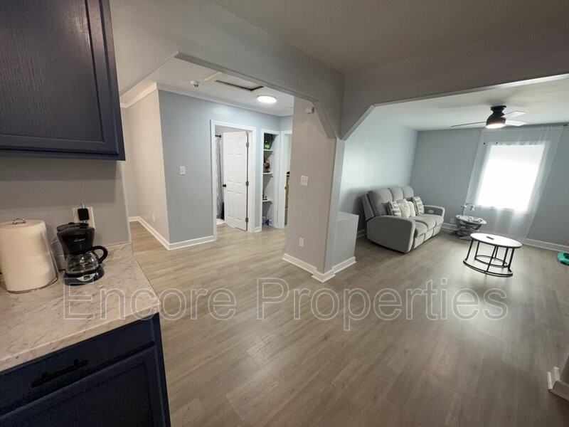 1614 Murchison Rd - Photo 4 of 15