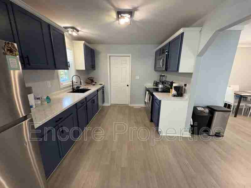 1614 Murchison Rd - Photo 5 of 15