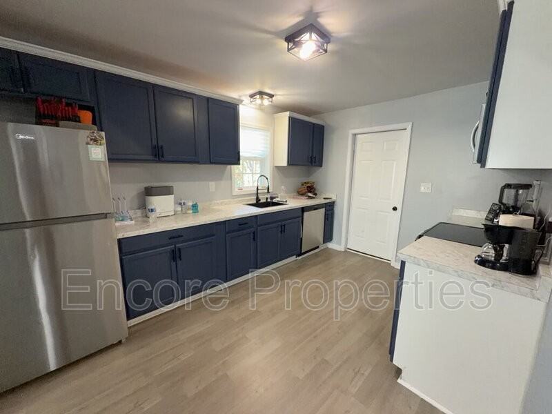 1614 Murchison Rd - Photo 6 of 15