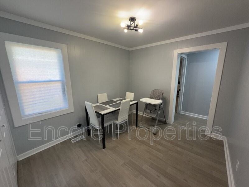 1614 Murchison Rd - Photo 7 of 15