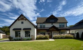 featured image of 10315 S Gary Pl